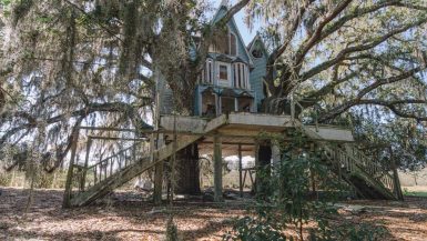 Brooksville Victorian Treehouse | Photo © 2014 Bullet, www.abandonedfl.com