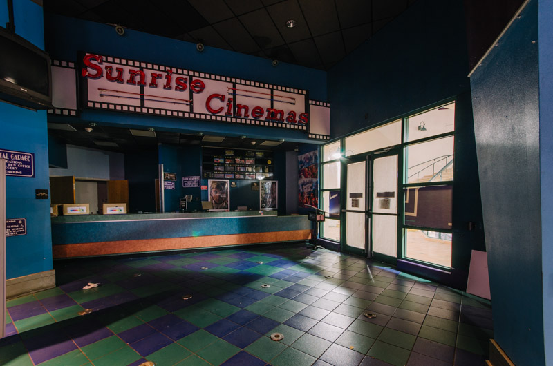 Sunrise Cinemas Las Olas | Photo © Bullet 2014, www.abandonedfl.com