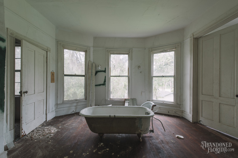 Loeb-Hilburn House | Photo © 2018 Bullet, www.abandonedfl.com