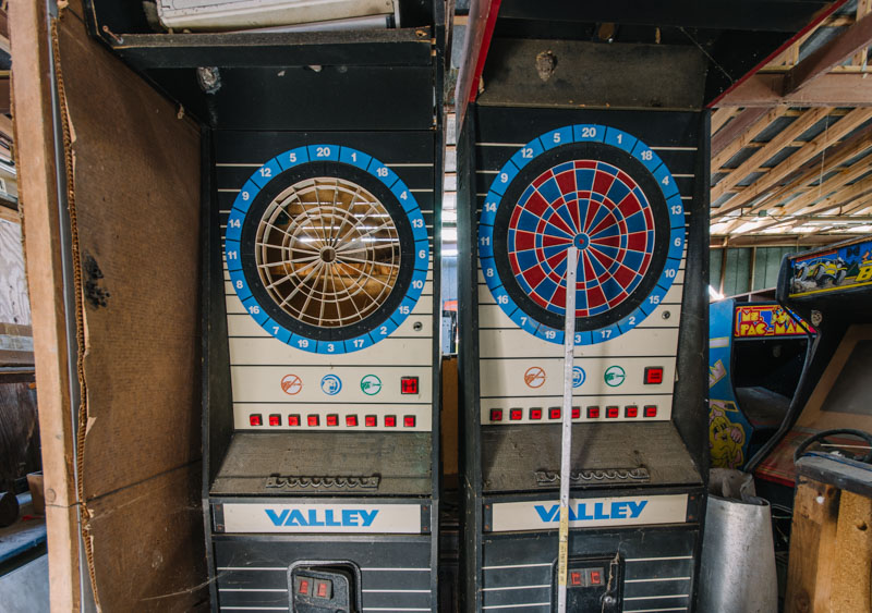 Arcade Machine Barnhouse | Photo © 2014 Bullet, www.abandonedfl.com